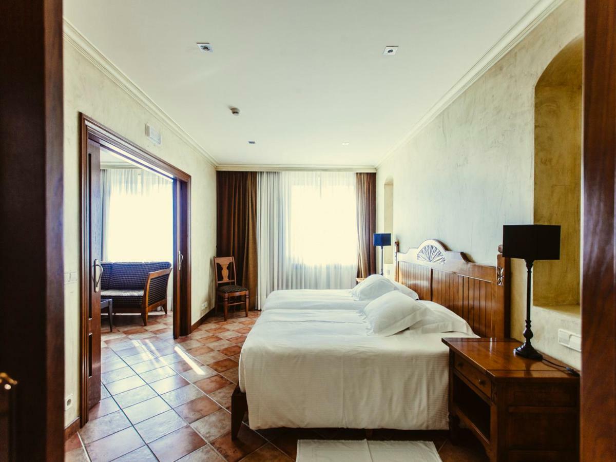 Hotel Maher Cintruénigo Zewnętrze zdjęcie